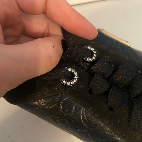 Guess  women’s black runners‎ in size 7.5 - Picture 7 of 12
